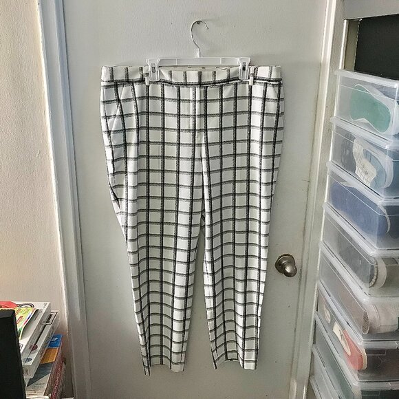 Express Striped (white and black) Box Dress Pants - Size 18L (NEW) - Picture 1 of 6